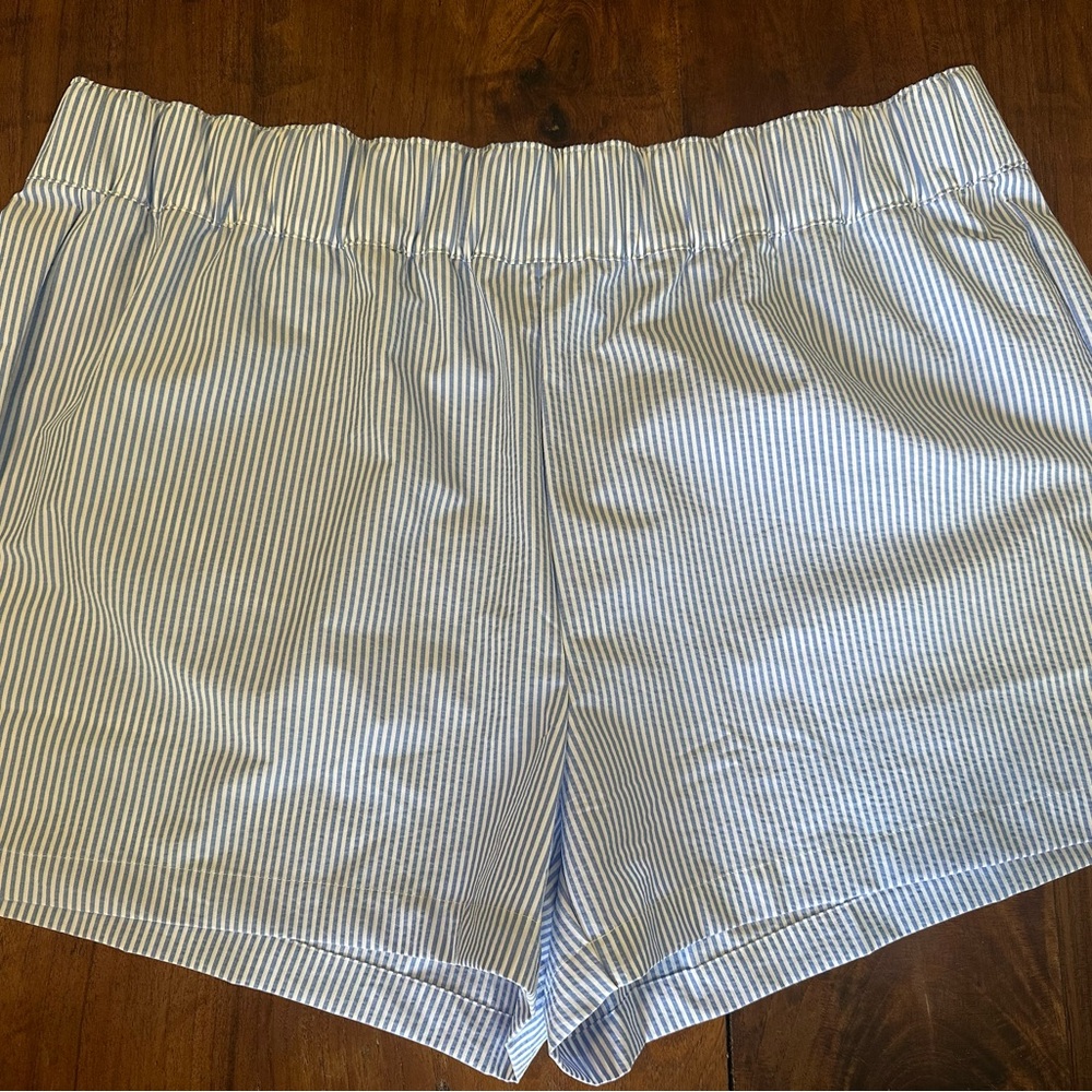Vineyard Vines High Waist Blue Striped Shorts